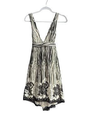 Alice + Olive V-Neck Black and White Floral Midi Dress Size S